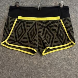 Lululemon Shorts Womens 6 Black Yellow Geo Print Speed Athleisure Running Camo